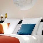 بيت ضيافة D'hotes De Charme Le Logis Rouge La Rochelle, Vendee, Ile De Re, Marais Poitevin, Calme Campagne Piscine