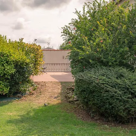 Le Logis Rouge D'hôtes De Charme Avec Piscine Près De La Rochelle