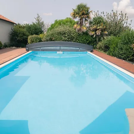 Le Logis Rouge D'hôtes De Charme Avec Piscine Près De La Rochelle 3* Charron (Charente-Maritime)