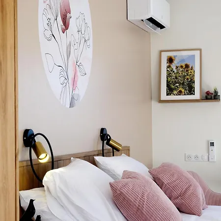 D'hotes De Charme Le Logis Rouge La Rochelle, Vendee, Ile De Re, Marais Poitevin, Calme Campagne Piscine Charron (Charente-Maritime)