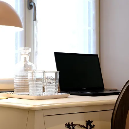 Guest house D'hotes De Charme Le Logis Rouge La Rochelle, Vendee, Ile De Re, Marais Poitevin, Calme Campagne Piscine