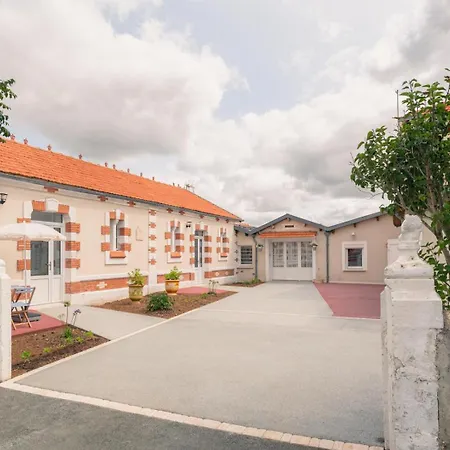 D'hotes De Charme Le Logis Rouge La Rochelle, Vendee, Ile De Re, Marais Poitevin, Calme Campagne Piscine Gasthuis *