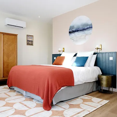 D'hotes De Charme Le Logis Rouge- Velodyssee-charron- La Rochelle - Vendee - Ile De Re, Marais Poitevin, Calme Campagne Piscine 3* Charron (Charente-Maritime)