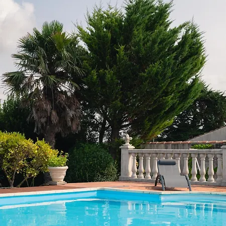 D'hotes De Charme Le Logis Rouge La Rochelle, Vendee, Ile De Re, Marais Poitevin, Calme Campagne Piscine Gasthuis