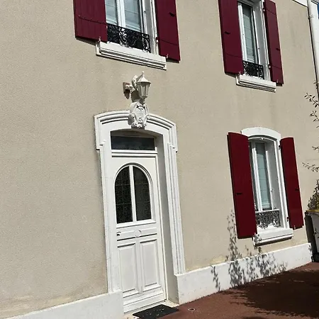 Le Logis Rouge D'hotes De Charme Avec Piscine Pres De La Rochelle Gasthuis
